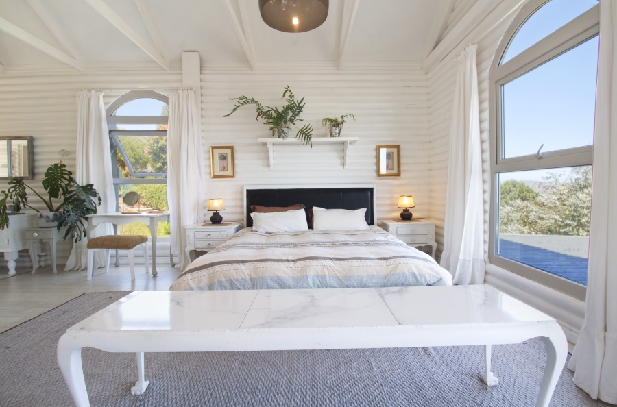 To Let 5 Bedroom Property for Rent in San Michel Western Cape